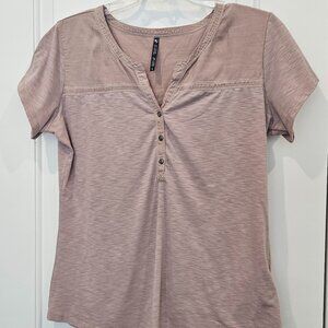 Short-sleeved top with button placket